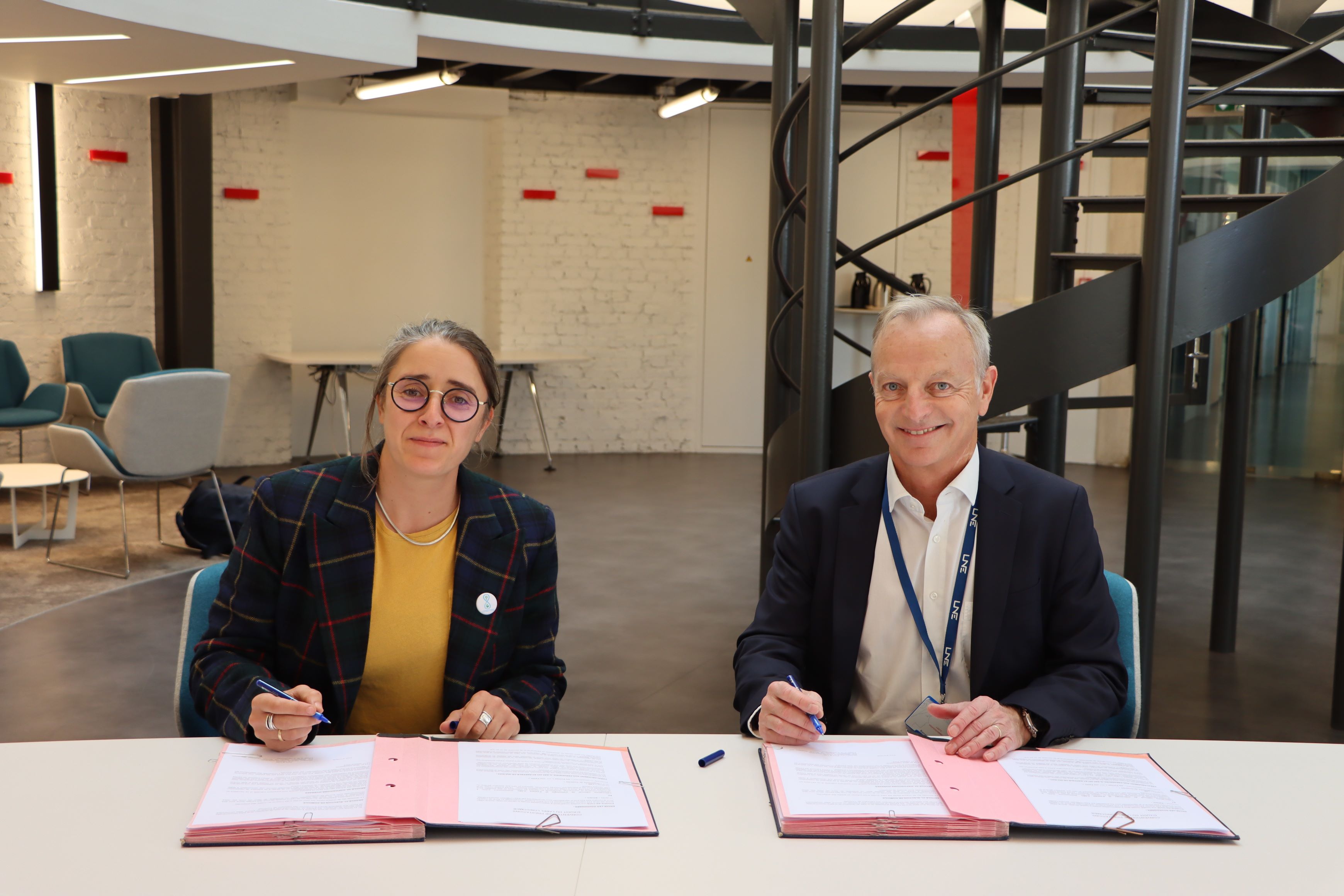 Photo signature du partenariat