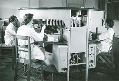 photo essais sur thermomètres au LNE années 1960