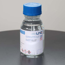 Liquide de référence en masse volumique